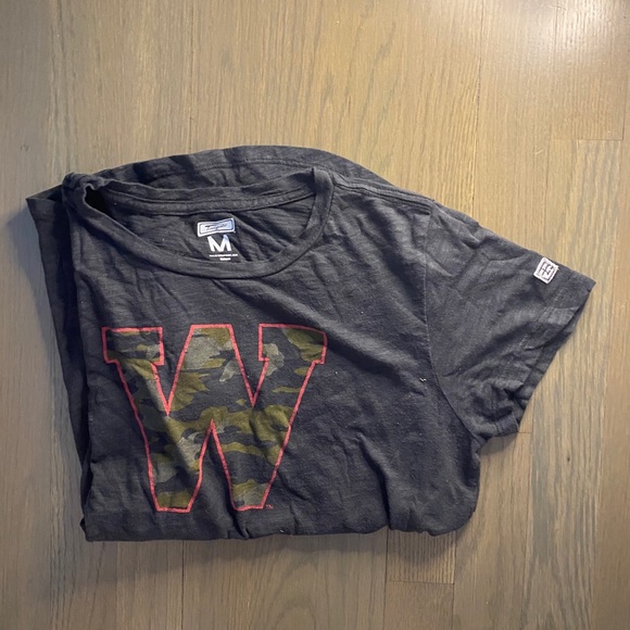 Wisconsin W t shirt - Picture 2 of 3